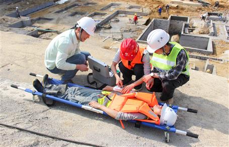 竹爾屯棚戶區(qū)改造工程項目部開展防洪防汛應急演習