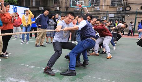 冶建青年有力量！公司團(tuán)委舉辦“五四”拔河比賽