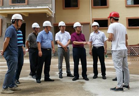 覃振華到梧州佛子時代廣場項目進(jìn)行安全生產(chǎn)檢查